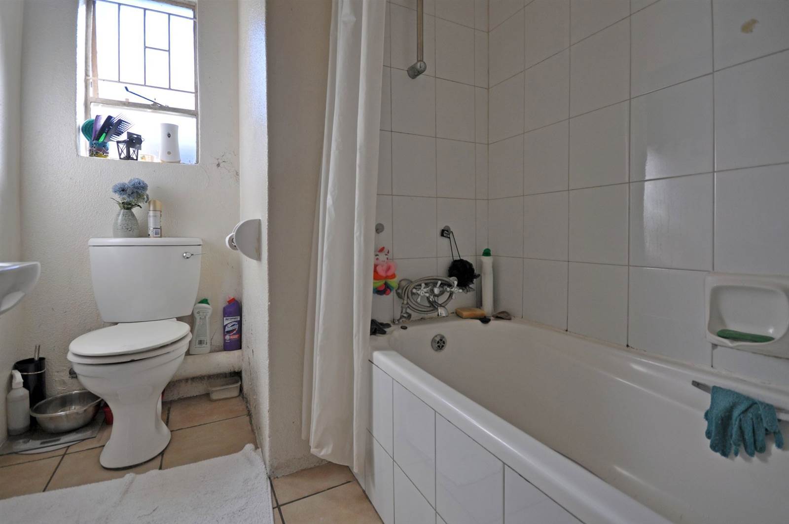 2 Bed Apartment in Peacehaven photo number 11
