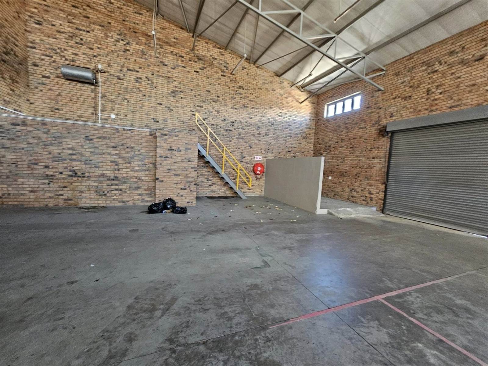 350  m² Industrial space in Secunda photo number 6