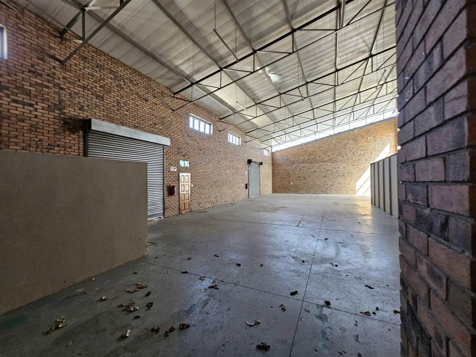 350  m² Industrial space in Secunda photo number 7