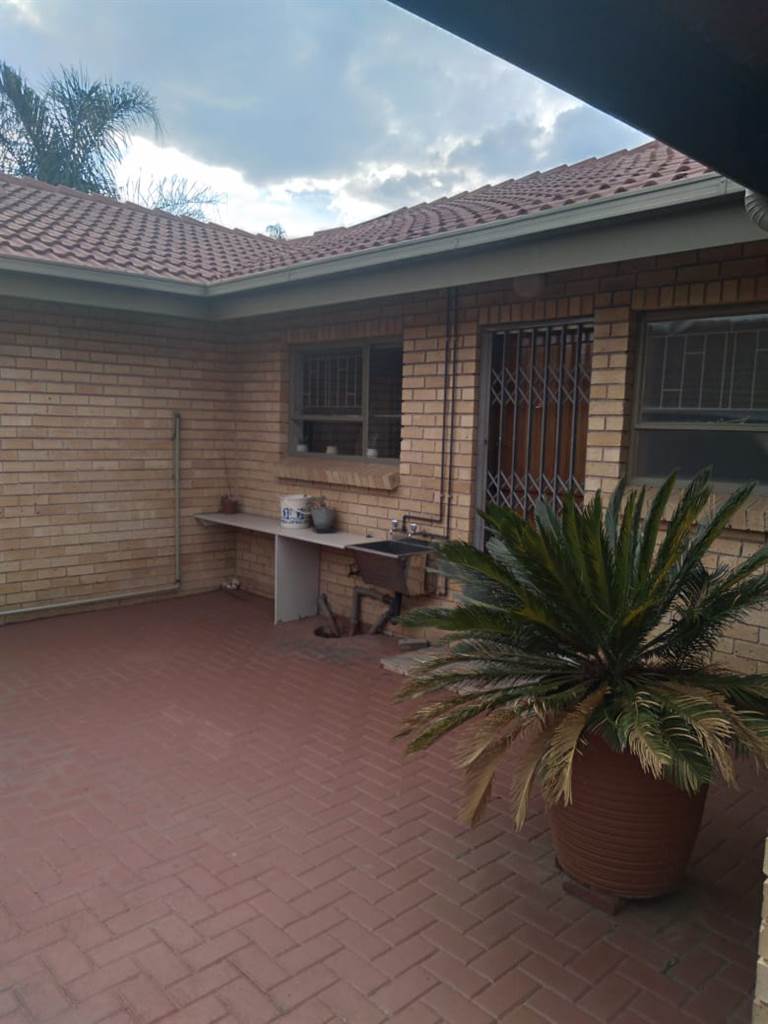 3 Bed Cluster in Beyers Park photo number 13