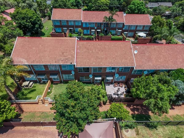 3 Bedroom Townhouse 3 Bedroom Townhouse