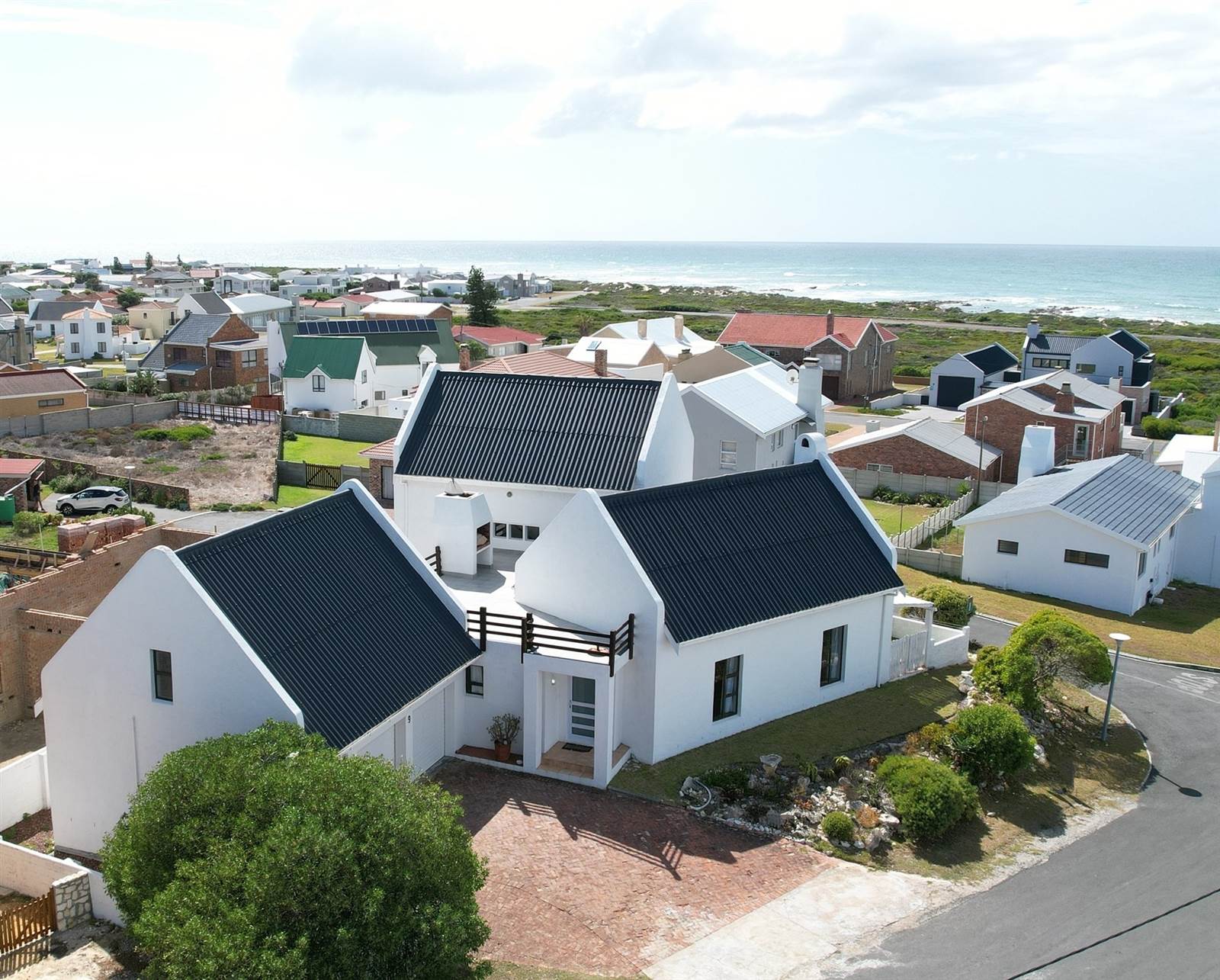 4 Bed House in Struisbaai photo number 5