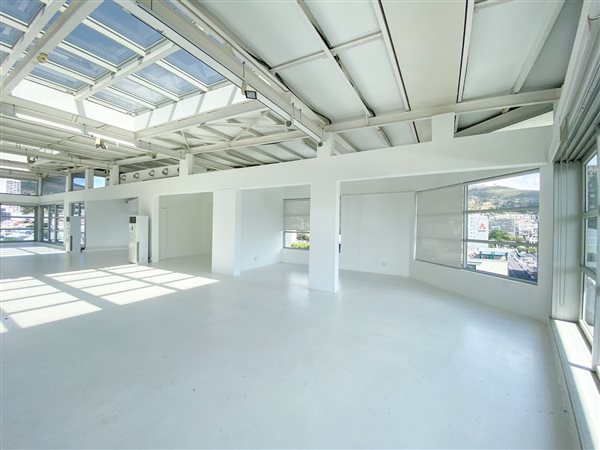 800  m² Commercial space in Gardens