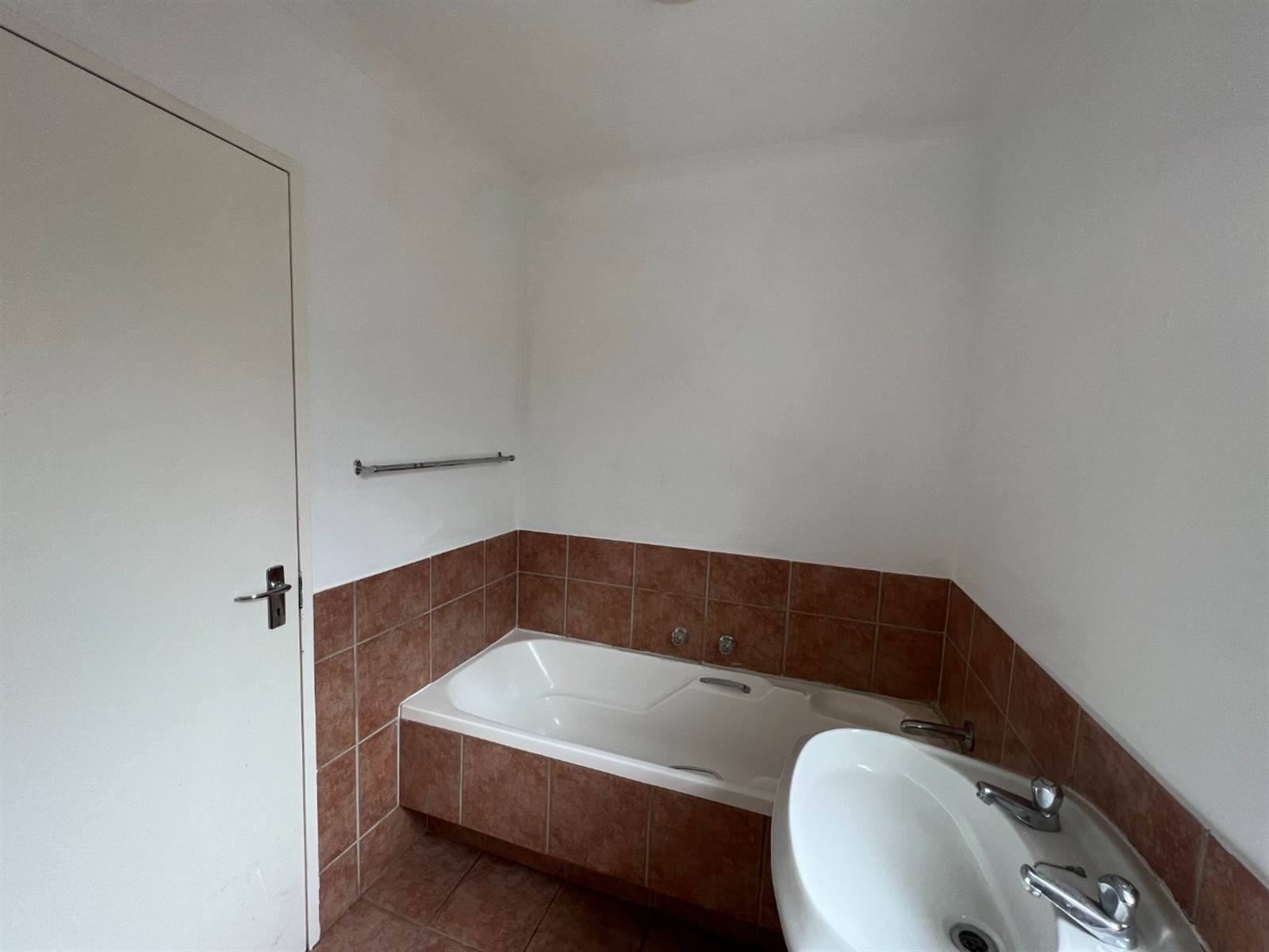 2 Bed Townhouse in Athlone photo number 9