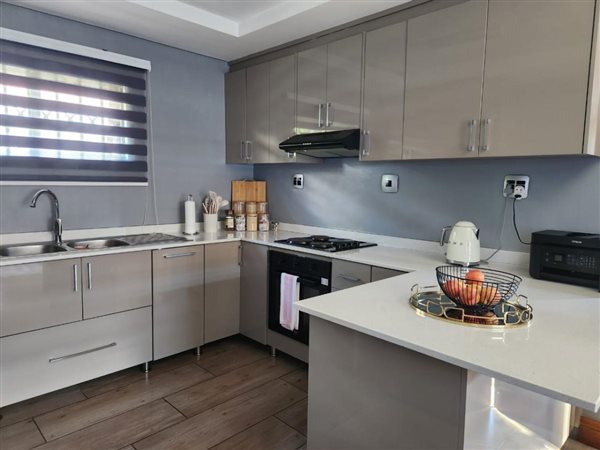 2 Bedroom Townhouse 2 Bedroom Townhouse
