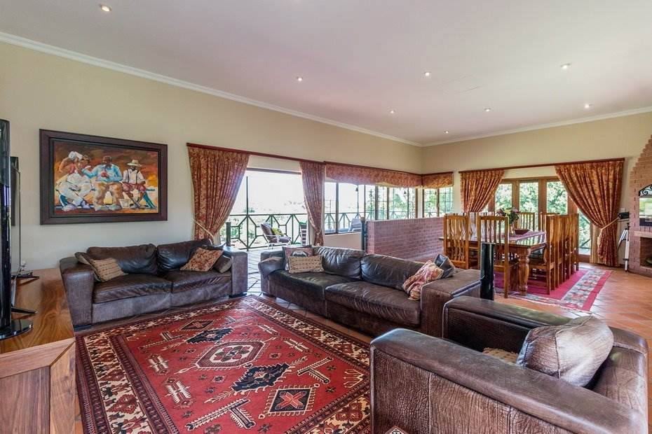 6 Bed House in Mooikloof Equestrian Estate photo number 3