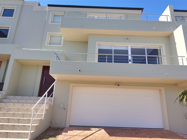 3 Bedroom Townhouse 3 Bedroom Townhouse