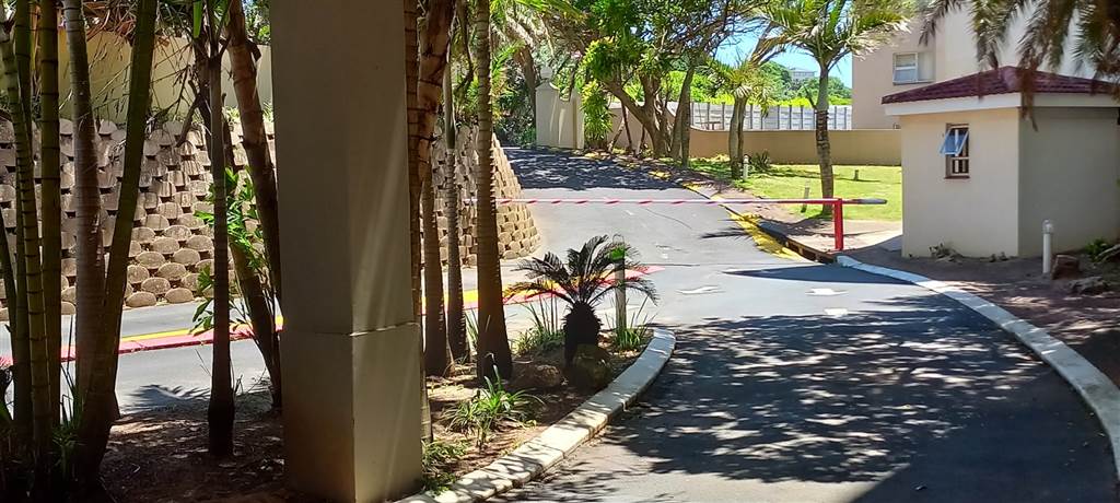 3 Bed Apartment in Port Shepstone photo number 26