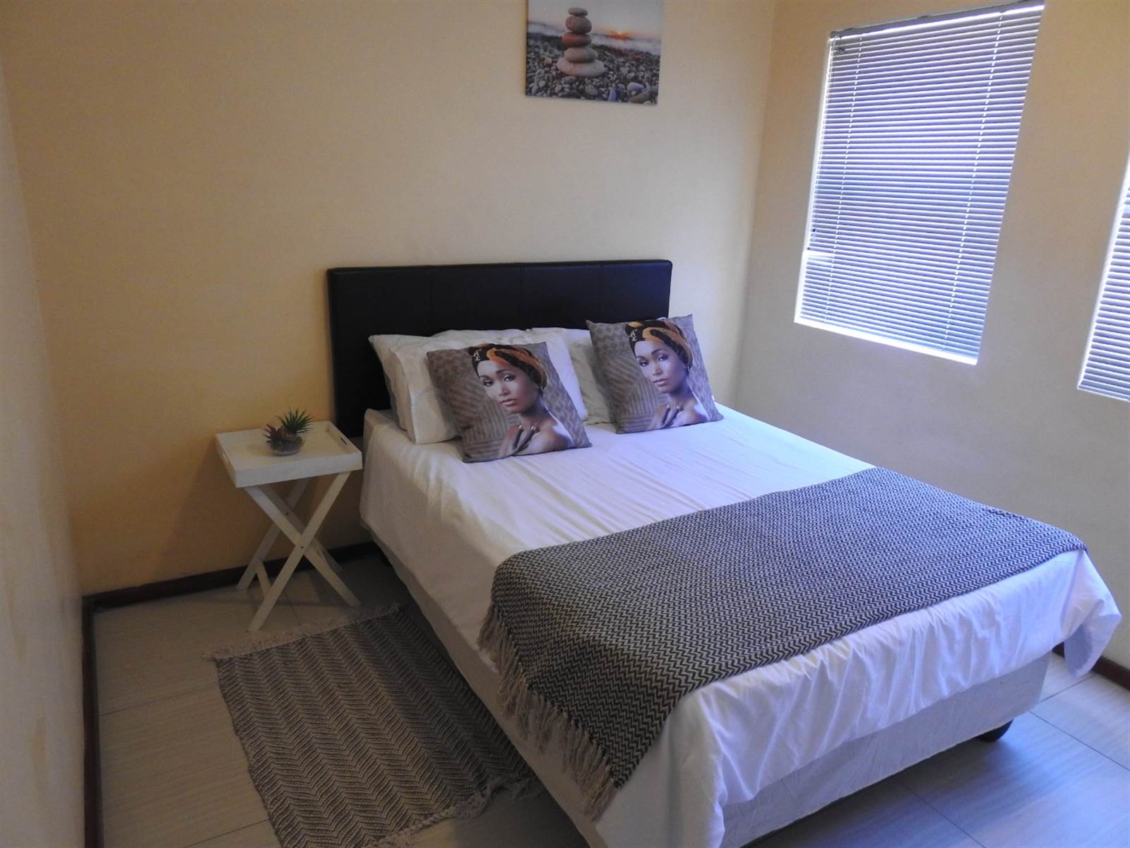 2 Bed Apartment in Humansdorp photo number 5