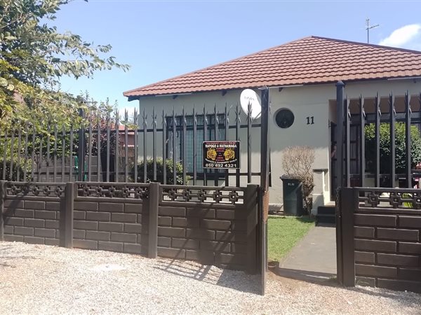 2 Bed House in Randfontein Central