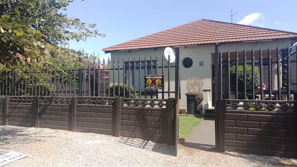 2 Bed House in Randfontein Central photo number 1