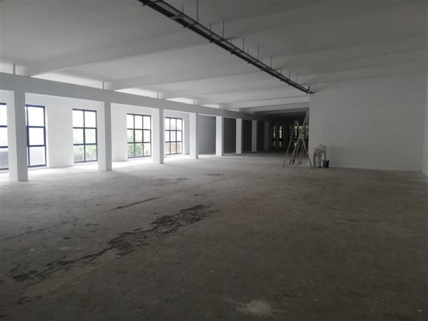 686  m² Office Space