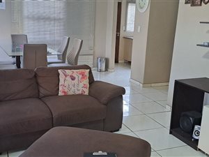 3 Bed House in Olievenhoutbosch