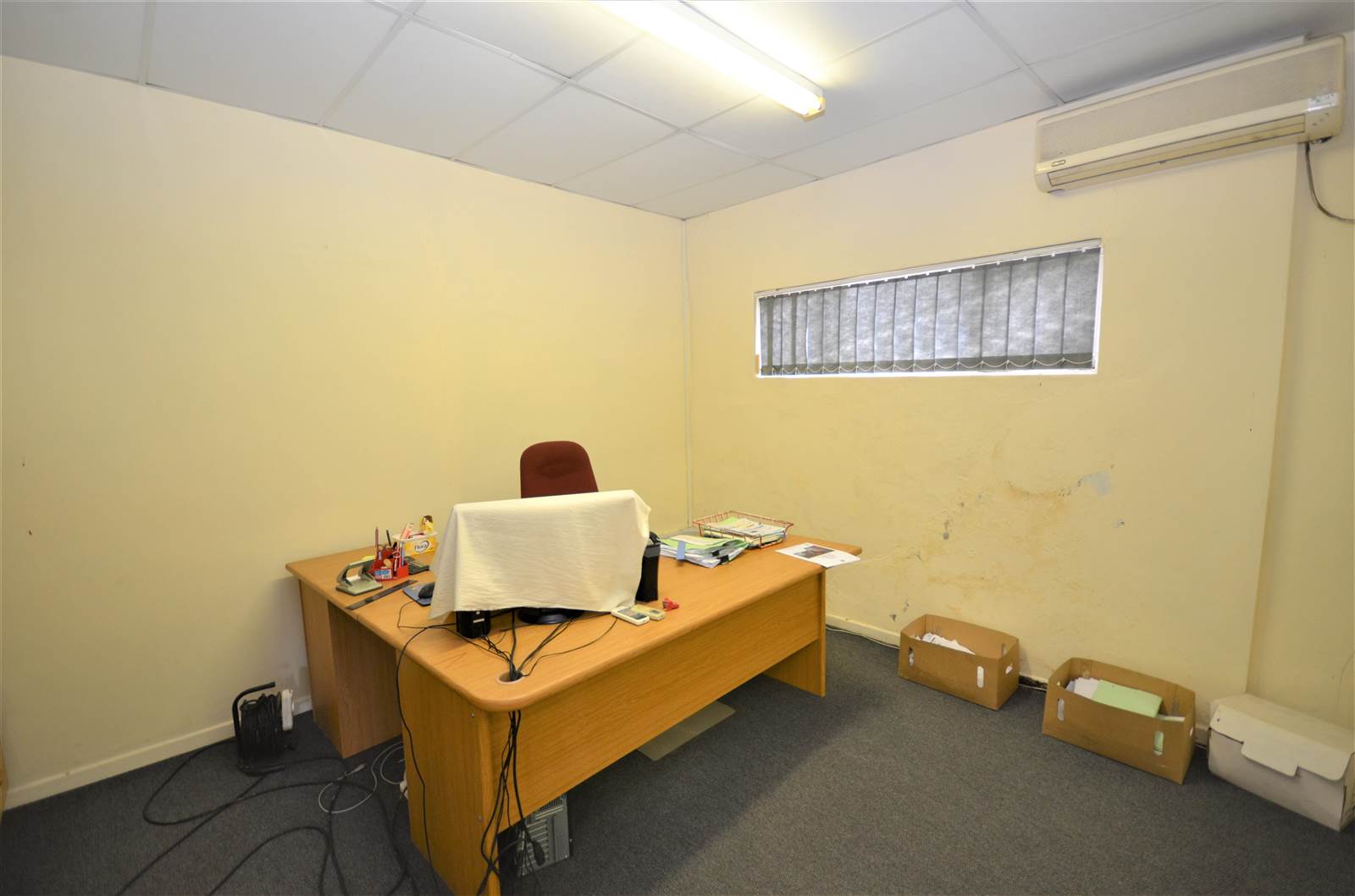 295  m² Commercial space in Southernwood photo number 7