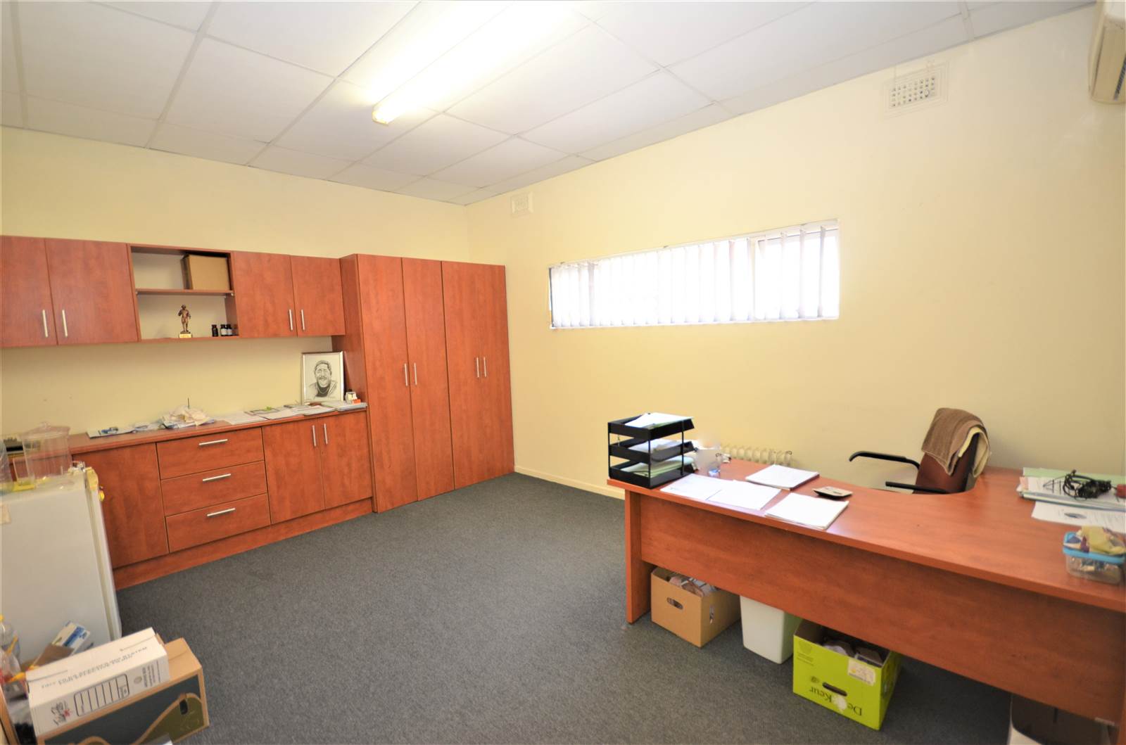 295  m² Commercial space in Southernwood photo number 17