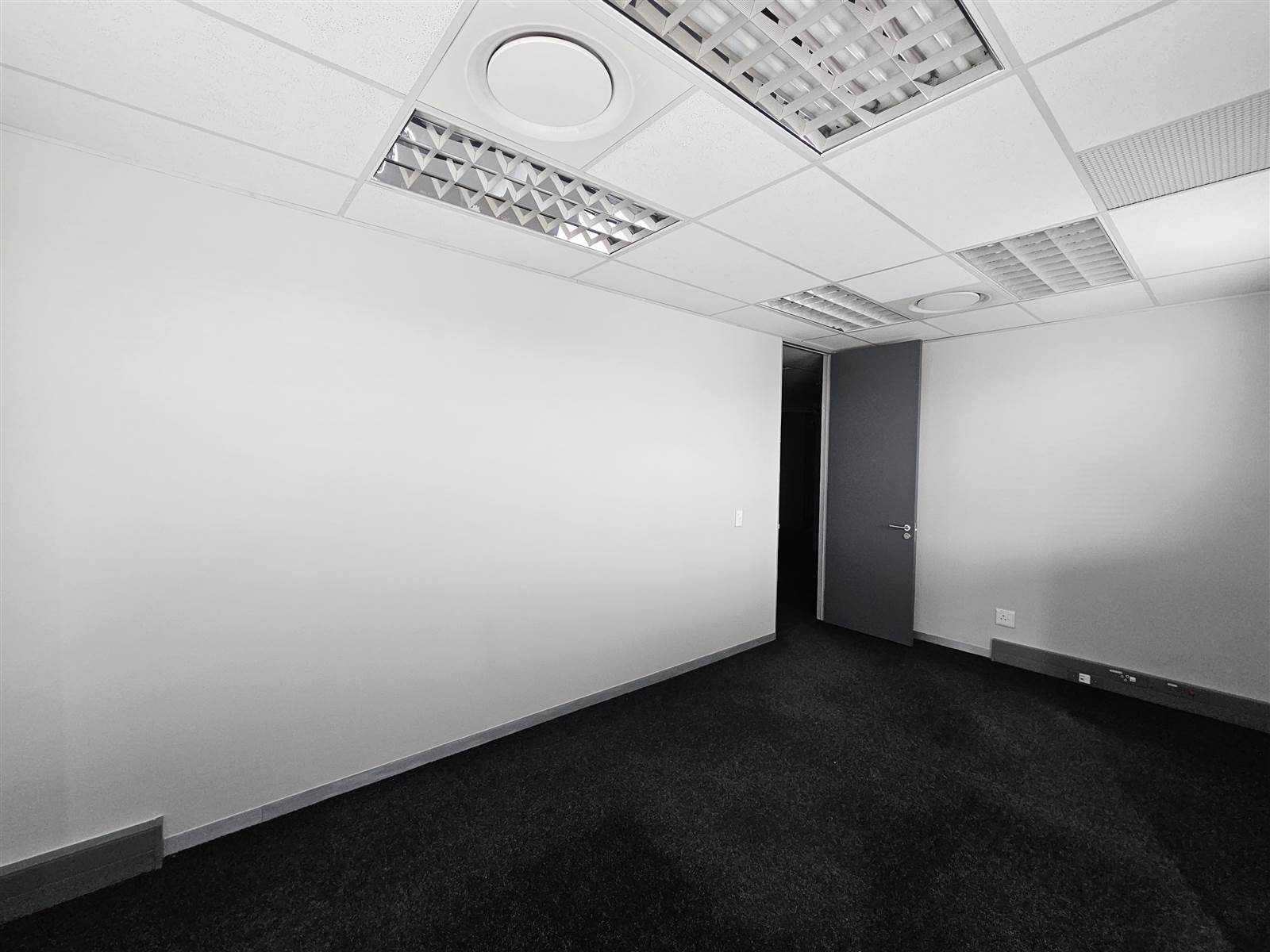 496  m² Commercial space in Highveld photo number 16