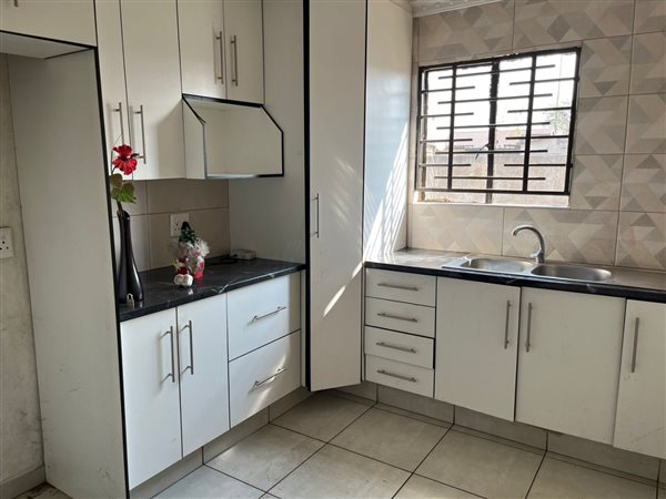 2 Bedroom House 2 Bedroom House