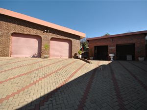 4 Bed House in Signal Hill