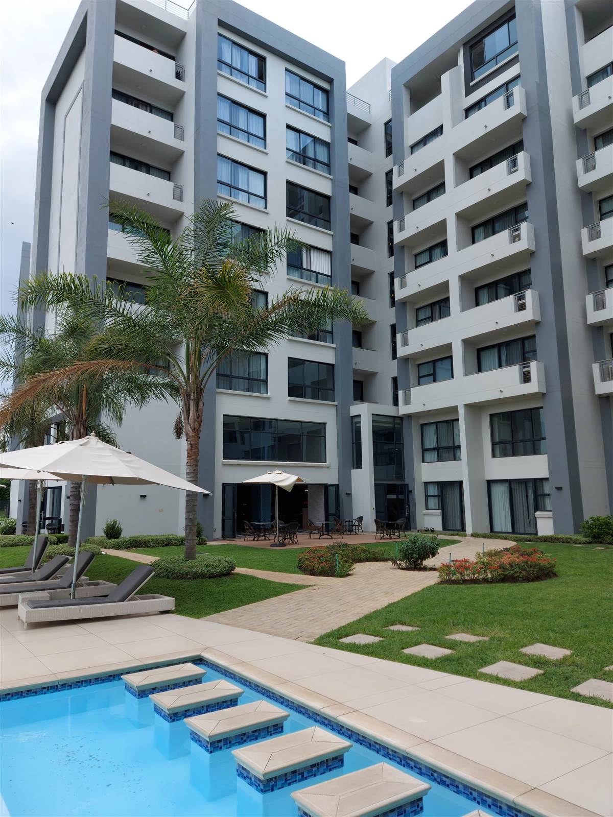 1 Bed Apartment in Menlyn photo number 15
