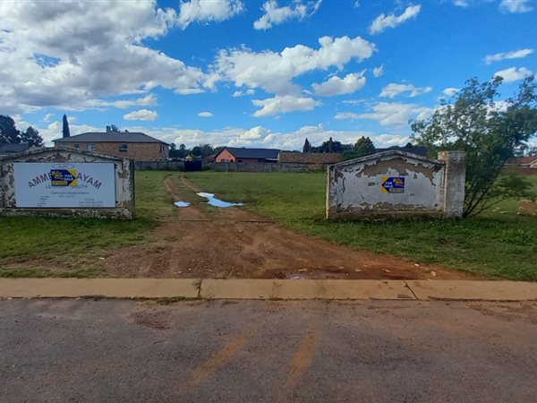 3537 m² Land available in Lenasia South