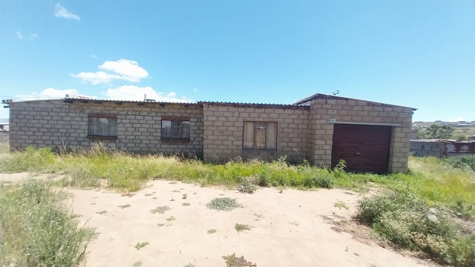 3 Bed House in Clarens photo number 4