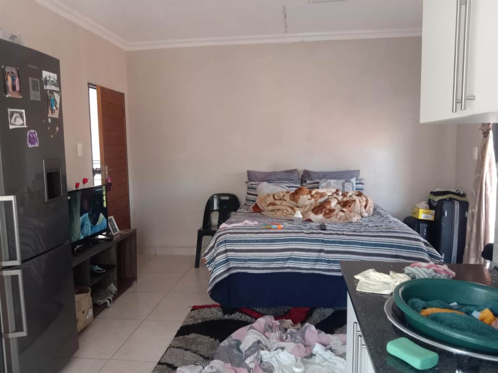 12 Bed House in Atteridgeville photo number 4