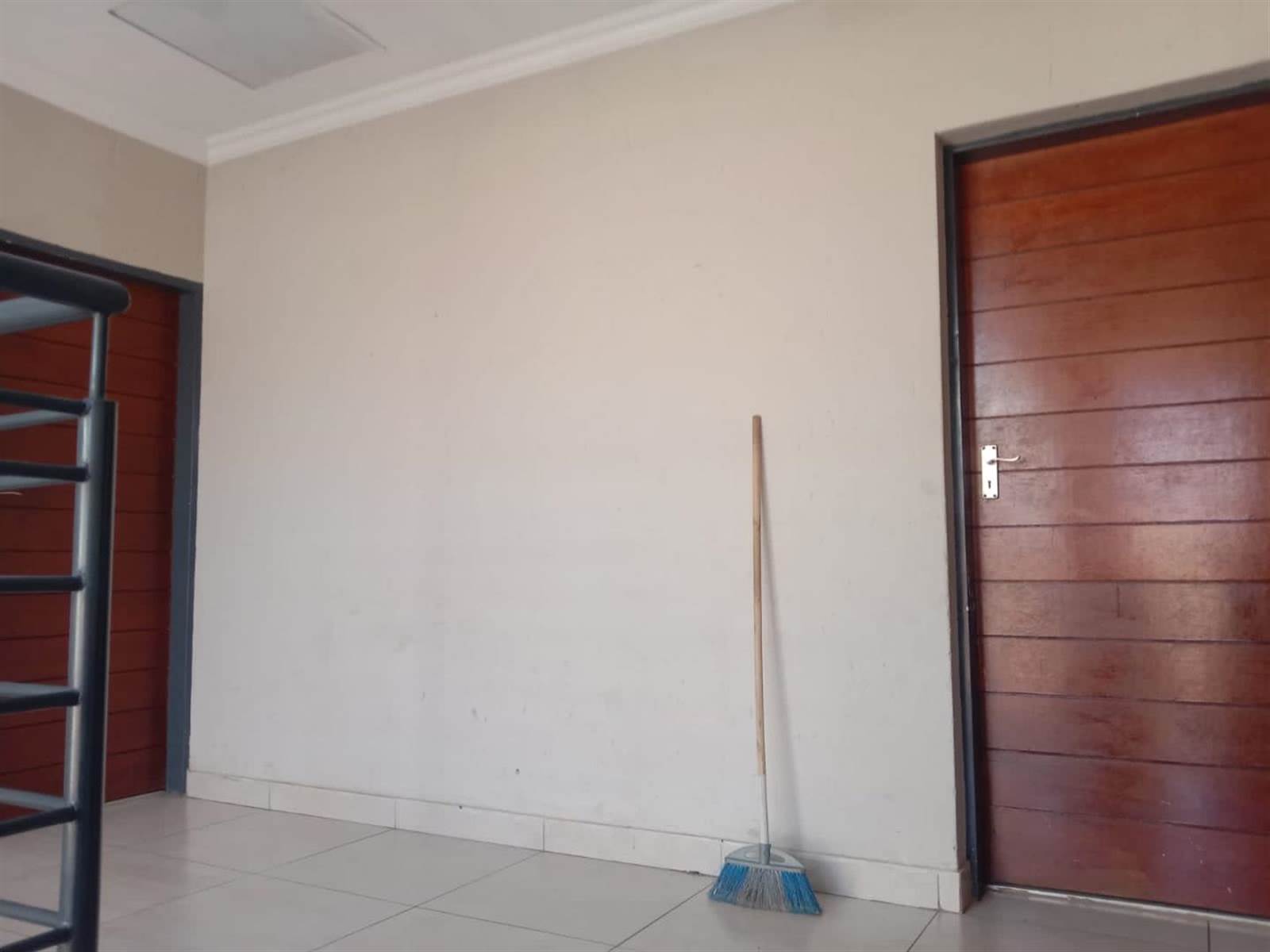 12 Bed House in Atteridgeville photo number 20