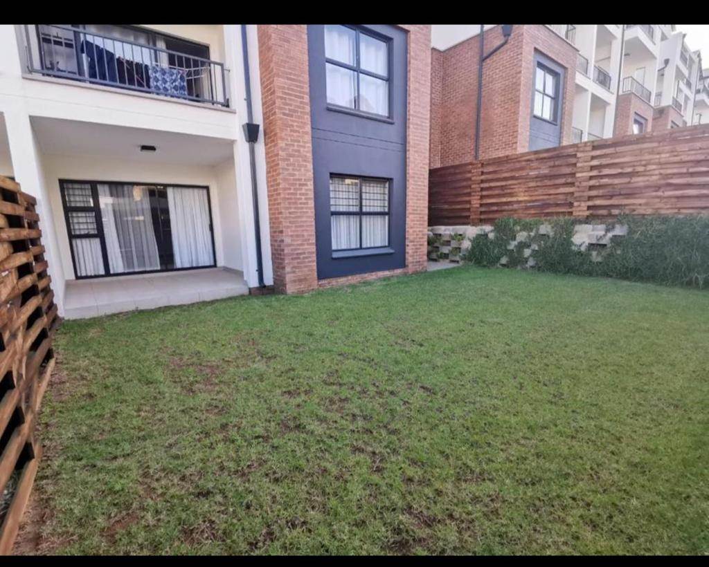3 Bed Apartment in Modderfontein photo number 5