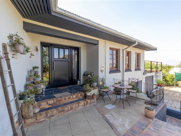 4 Bedroom House 4 Bedroom House