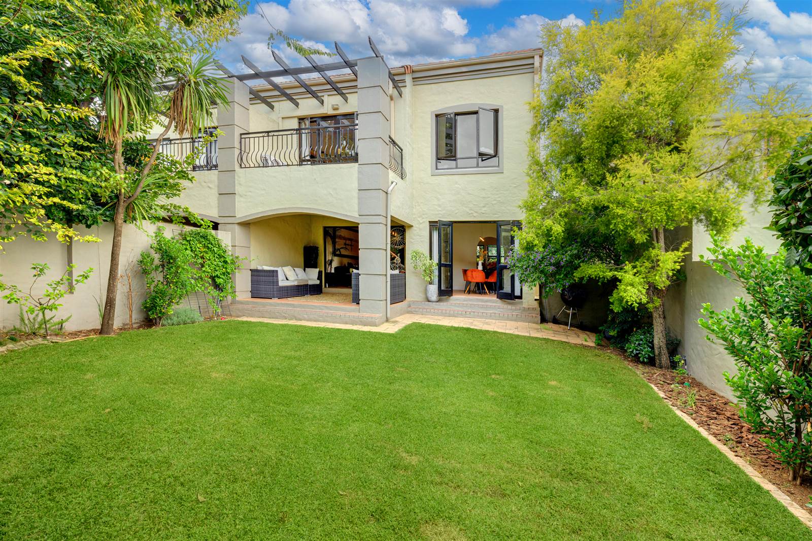 2 Bed Townhouse in Douglasdale photo number 14