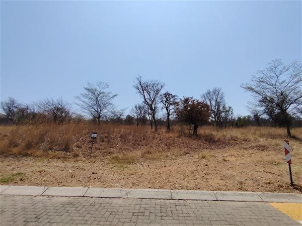 1 501 m² Land