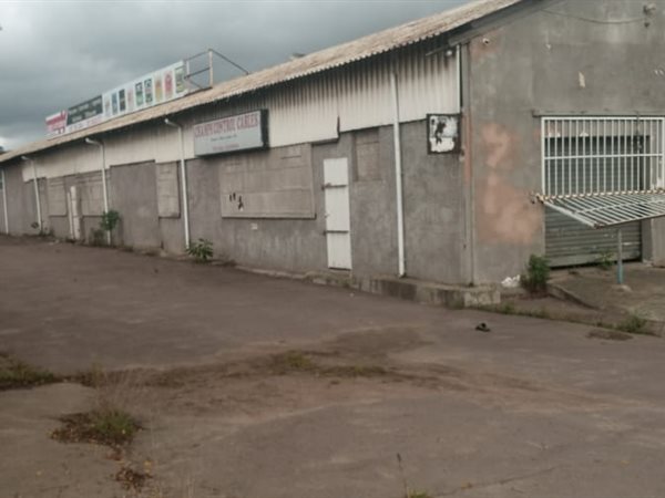 11 400  m² Commercial space