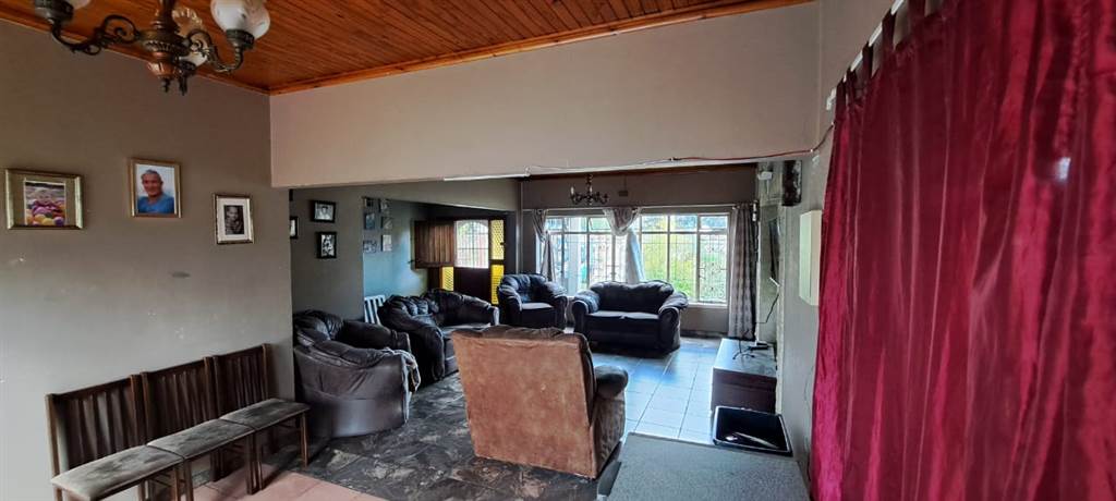 4 Bed House in Brenthurst photo number 20