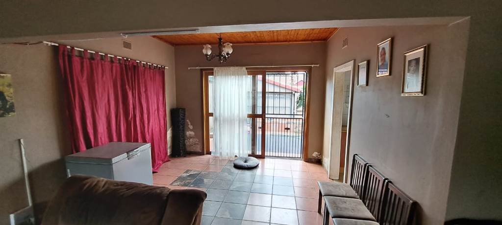 4 Bed House in Brenthurst photo number 9