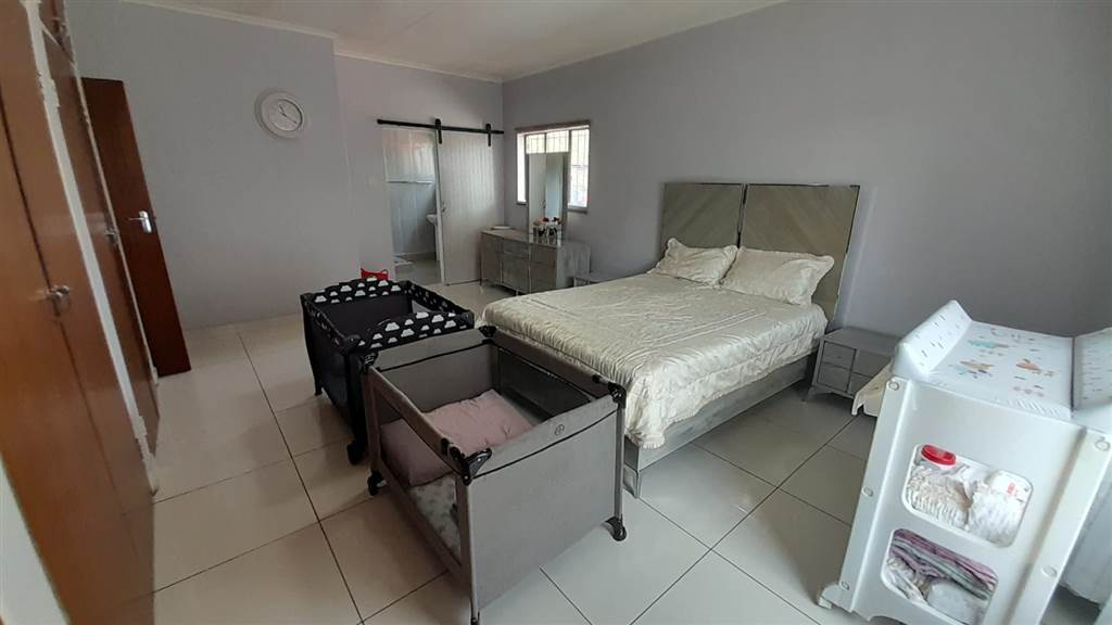 3 Bed Duet in Rietfontein photo number 13