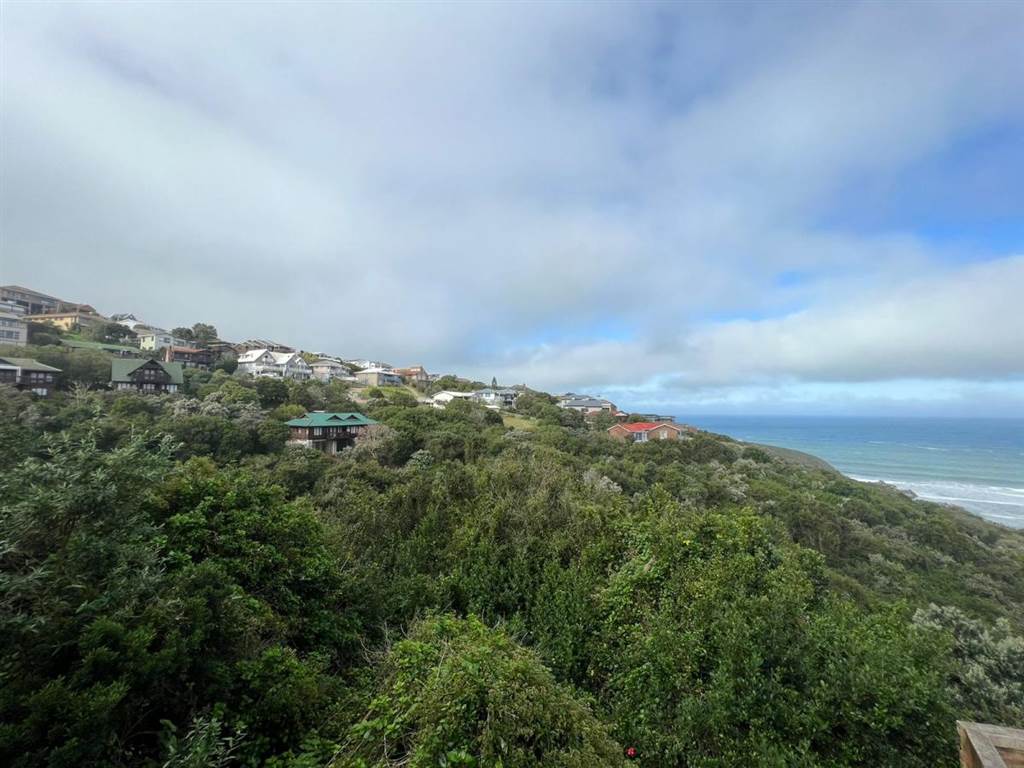 400 m² Land available in Herolds Bay photo number 11