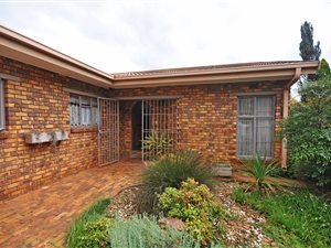 3 Bed House in Three Rivers East