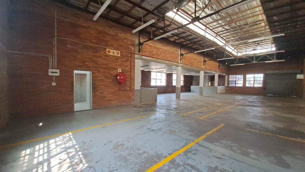 800  m² Industrial space in Silverton photo number 3