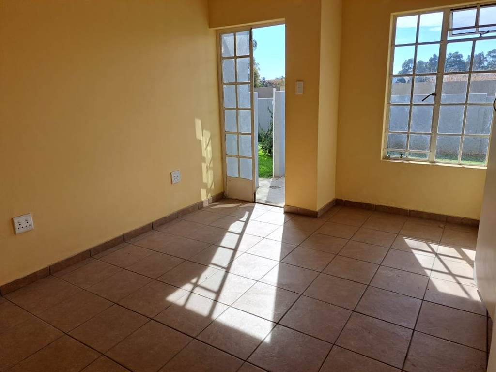 2 Bed Flat in Brakpan North photo number 27