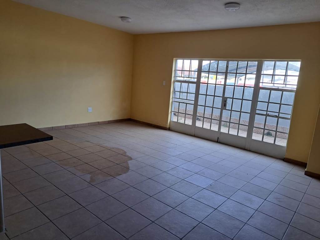 2 Bed Flat in Brakpan North photo number 16