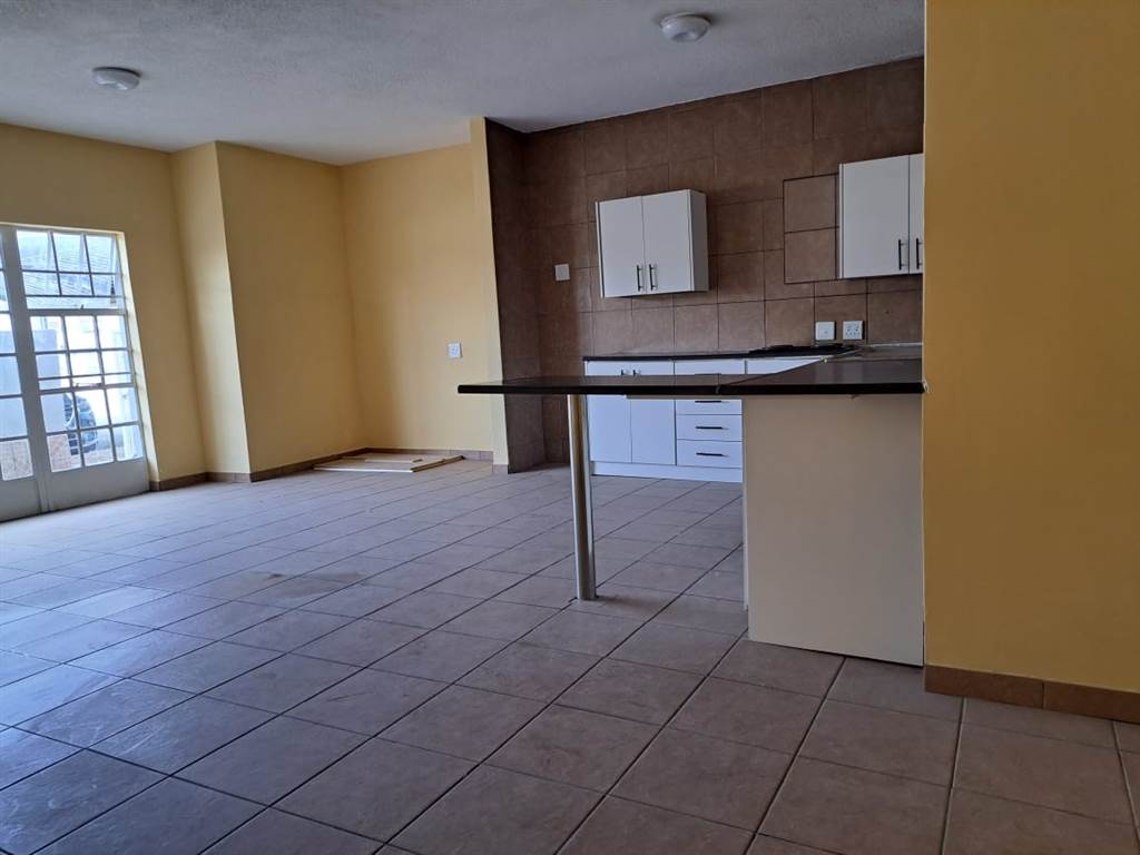 2 Bed Flat in Brakpan North photo number 9