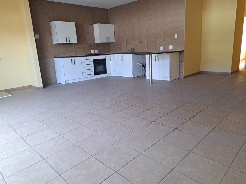 2 Bed Flat in Brakpan North photo number 8