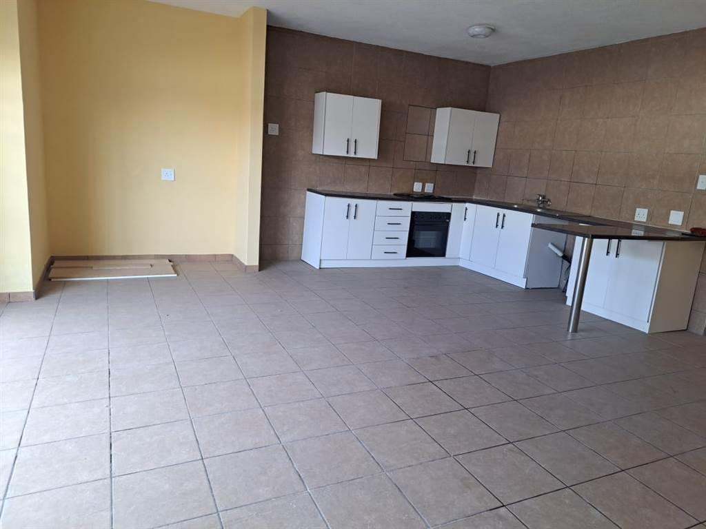 2 Bed Flat in Brakpan North photo number 15