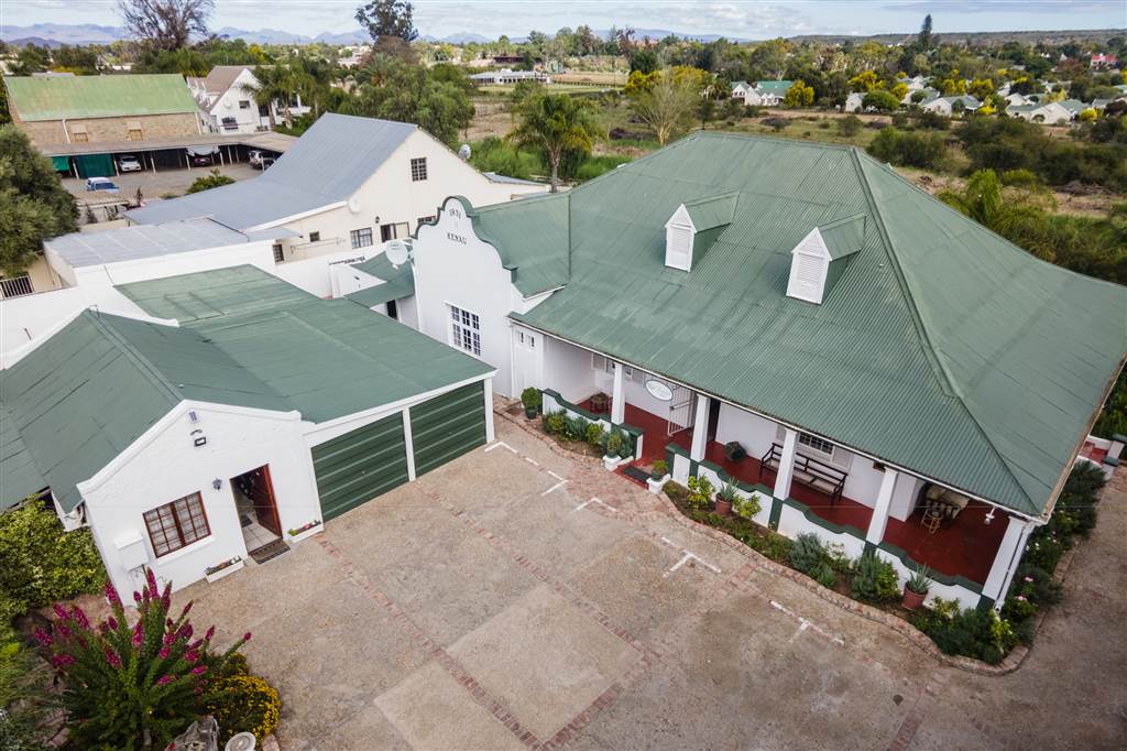5 Bedroom House 5 Bedroom House