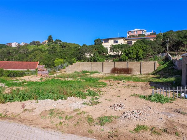 1 090 m² Land