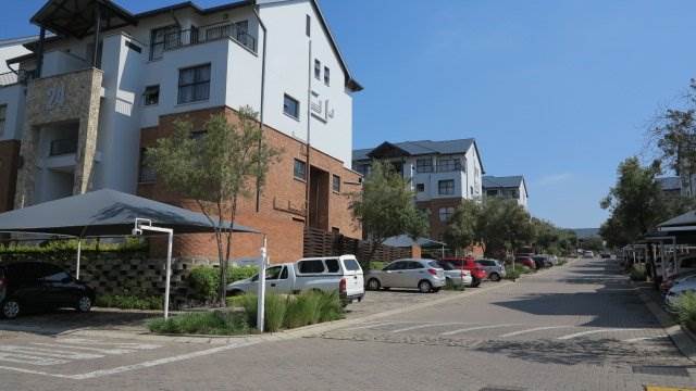 3 Bed Apartment in Olivedale photo number 15