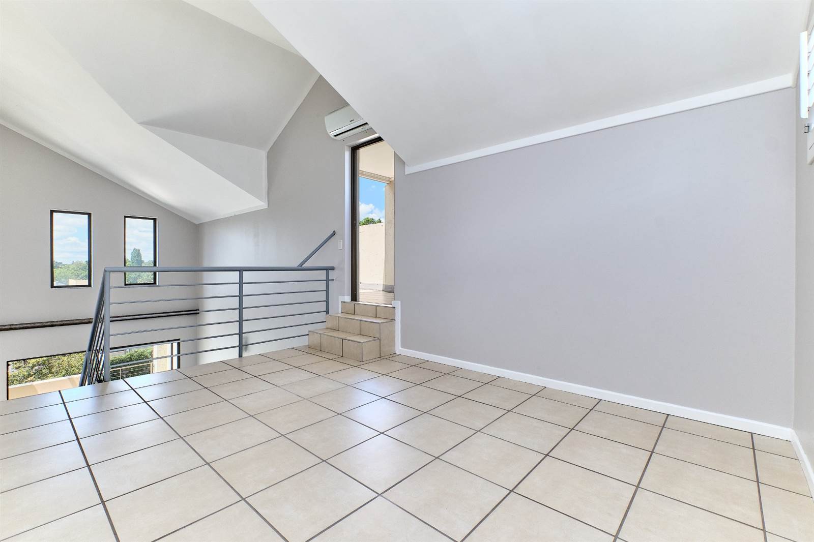 2 Bed Apartment in Bryanston photo number 8