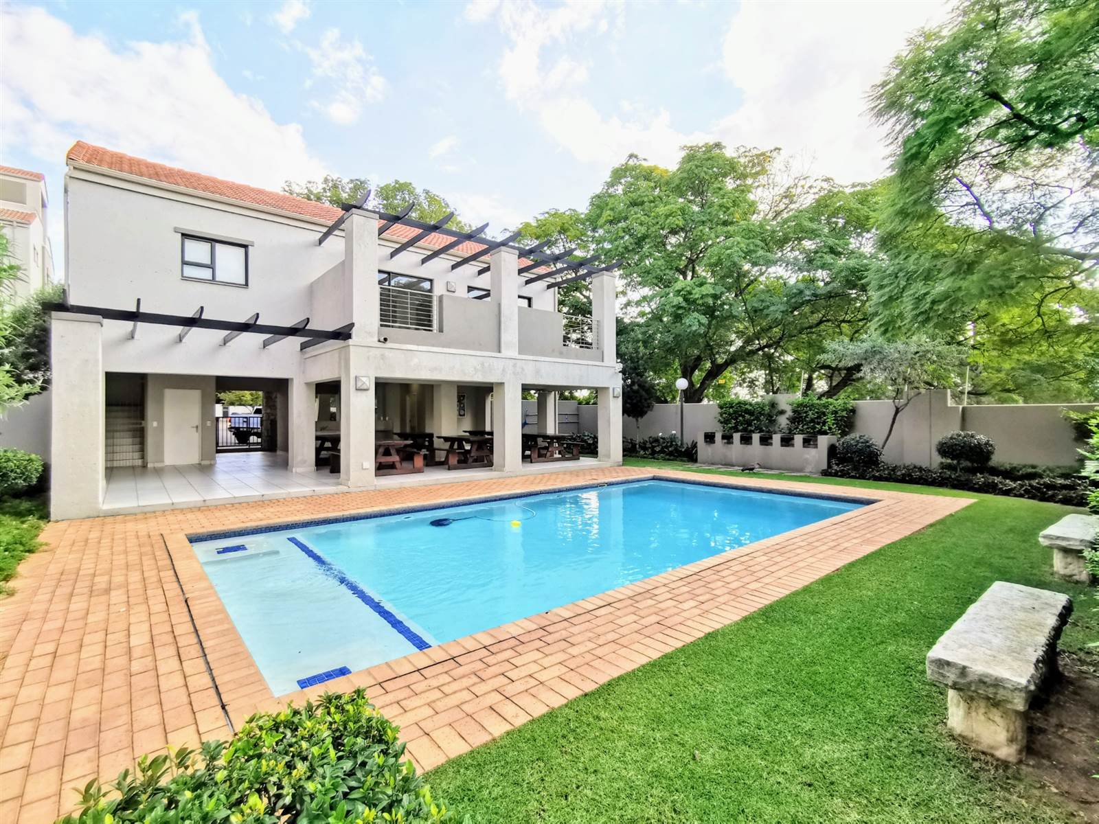 2 Bed Apartment in Bryanston photo number 18