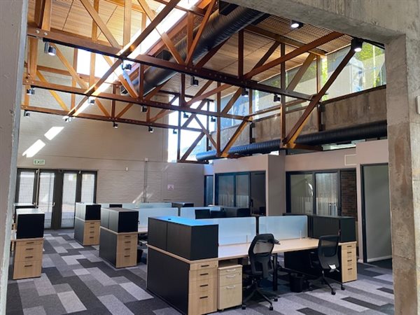 632  m² Commercial space in Claremont