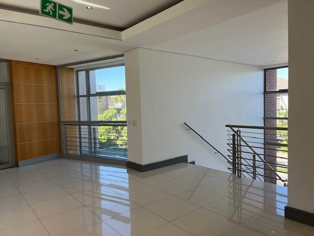 107  m² Office Space in Century City photo number 5